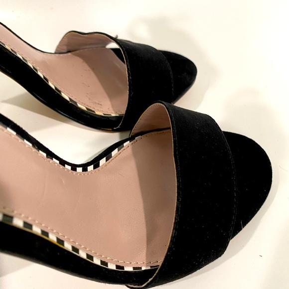 Betsey Johnson Leopard Print Cocktail Date Night Strappy Event Heels Sz 6.5 EUC - Picture 9 of 16